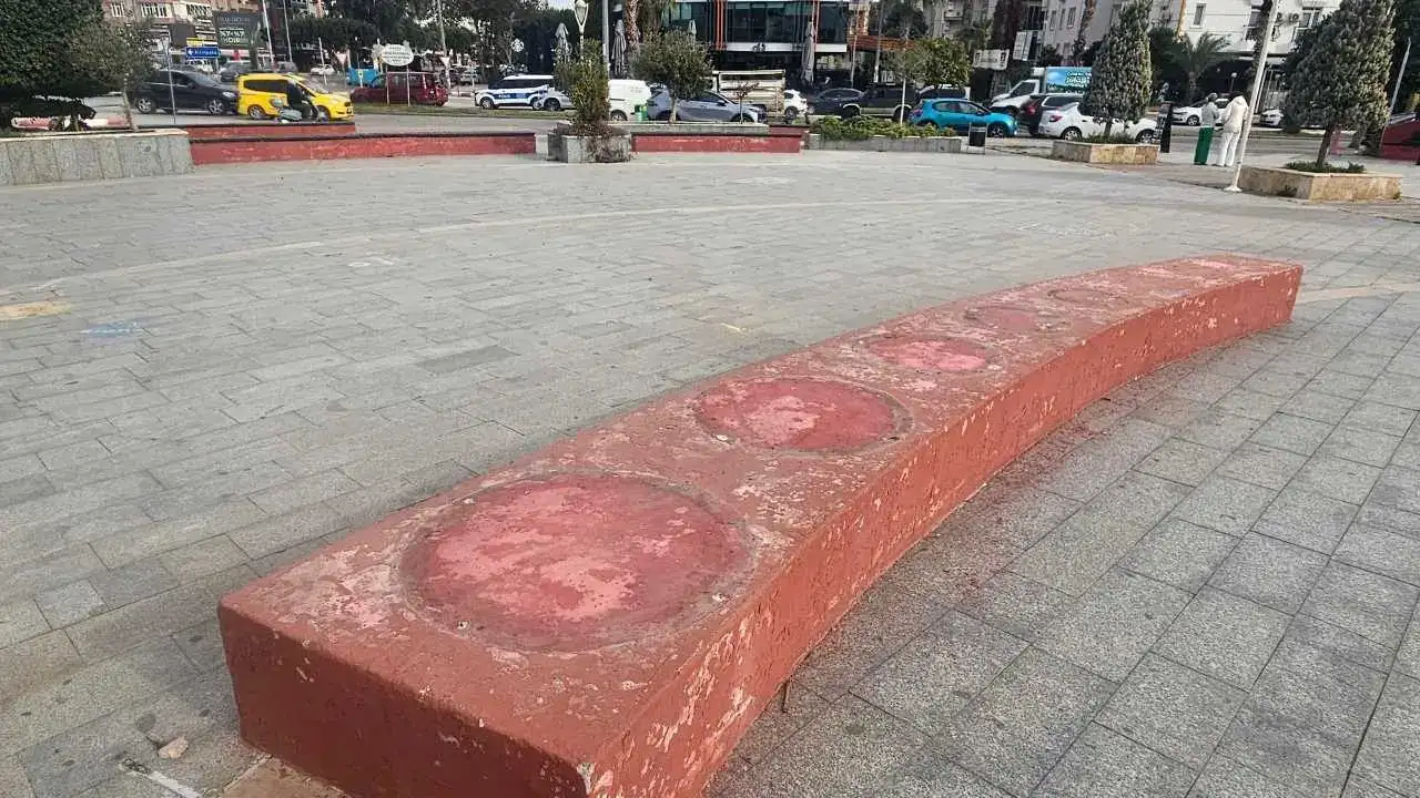 Konyaaltı’nda Matruşka Heykelleri Söküldü 4